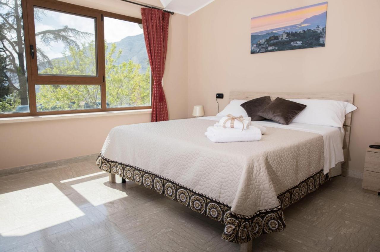 Divino Bistrot E Relais Hotel Lenola Ngoại thất bức ảnh