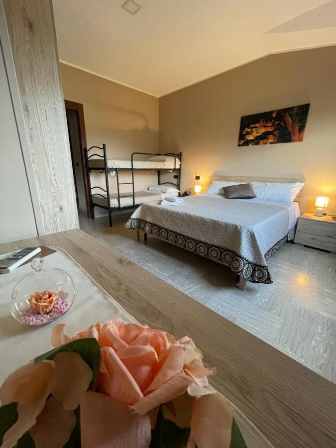 Divino Bistrot E Relais Hotel Lenola Ngoại thất bức ảnh